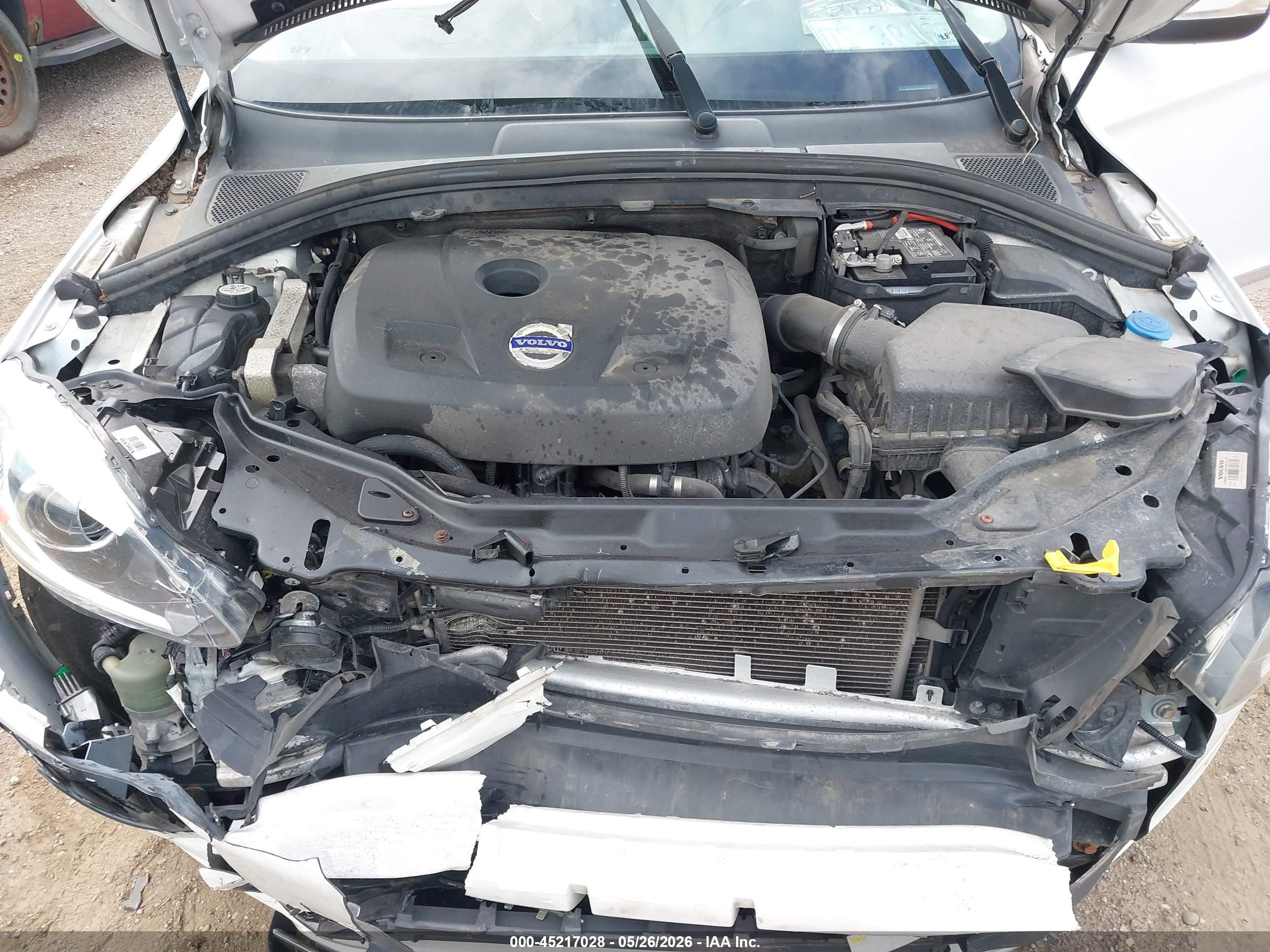 2015 Volvo Xc60 T5 Platinum White vin: YV440MDM3F2698149