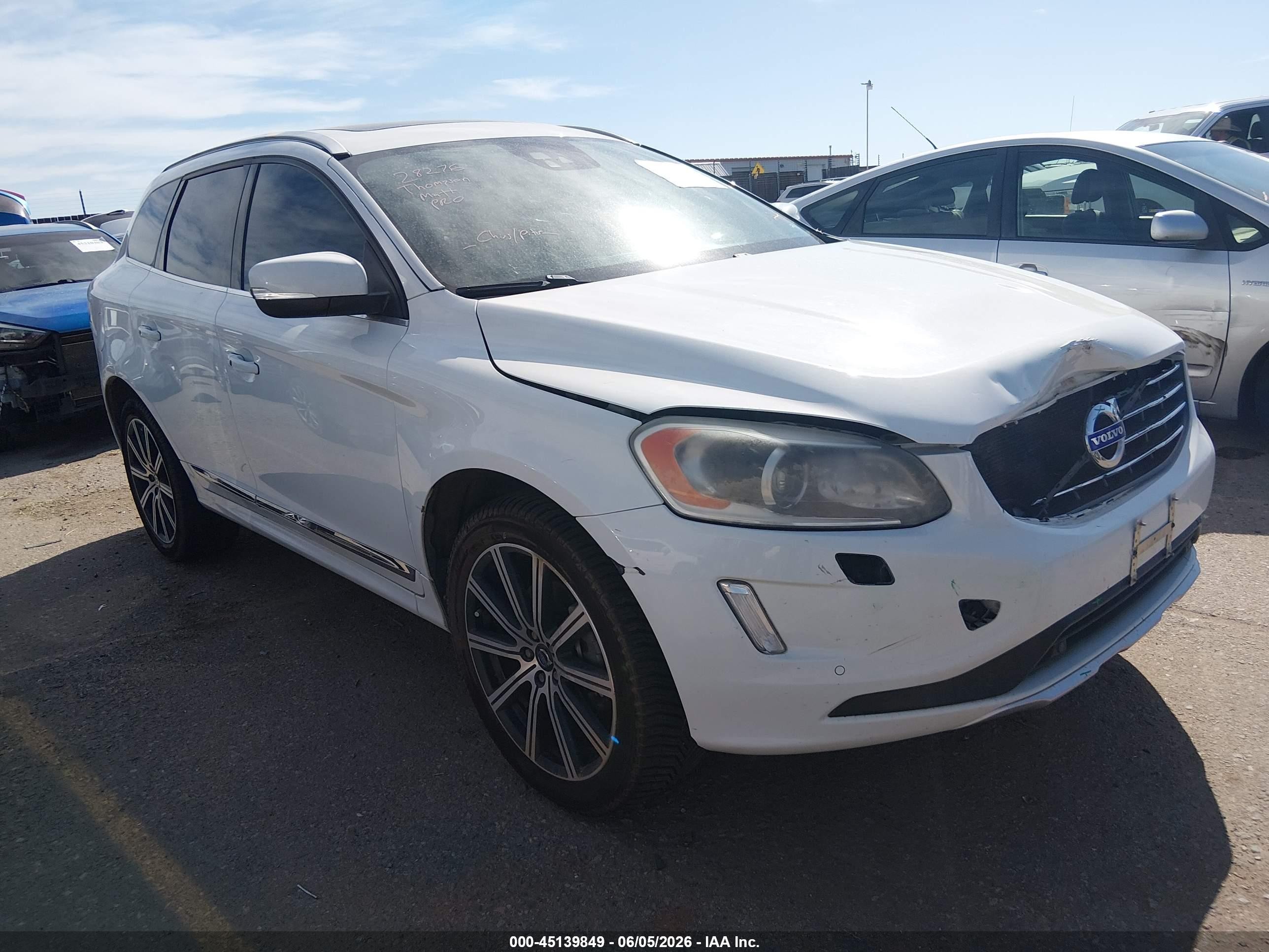 2015 Volvo Xc60 T5 Platinum Белый vin: YV440MDM3F2706198