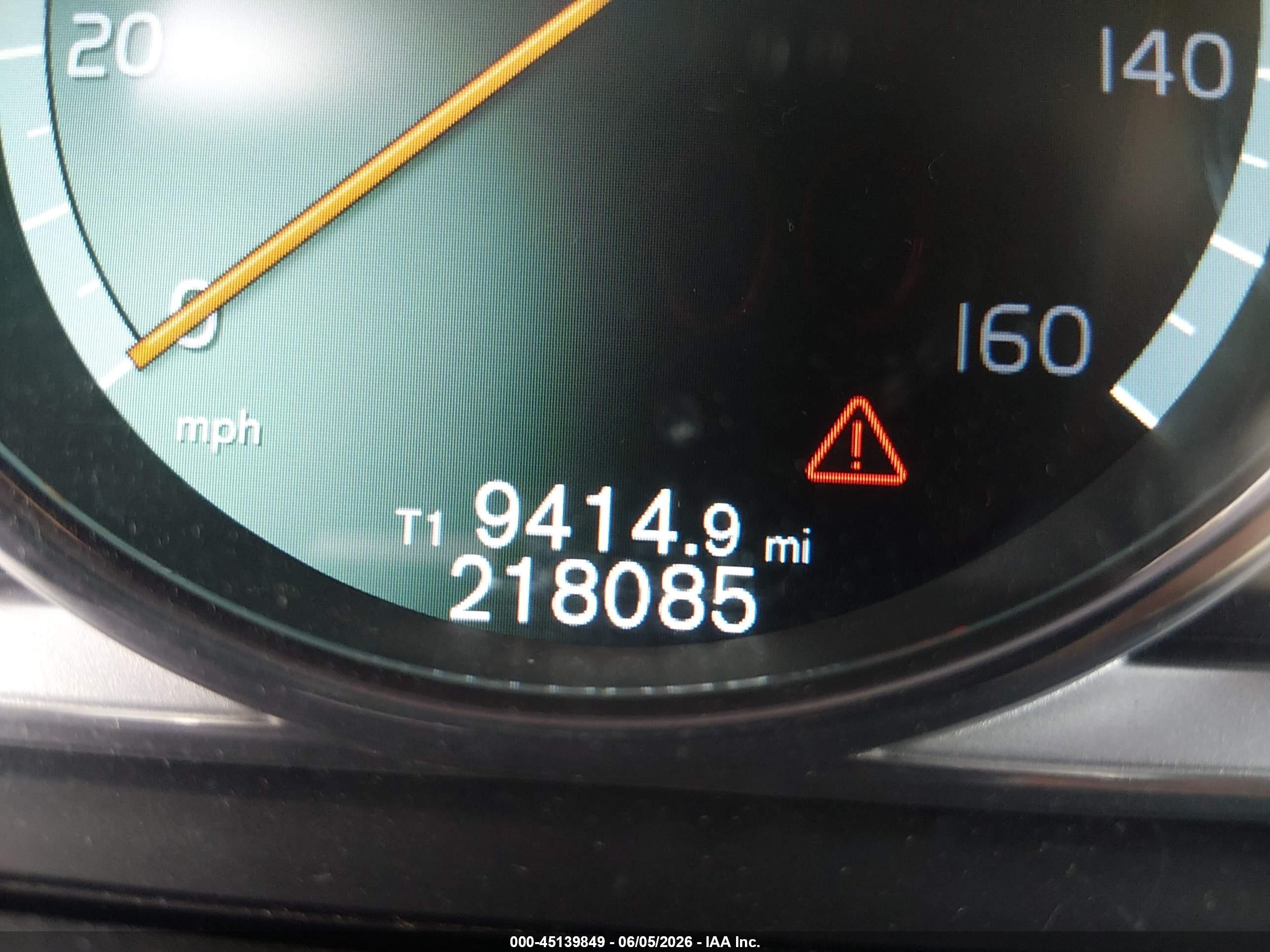 2015 Volvo Xc60 T5 Platinum White vin: YV440MDM3F2706198