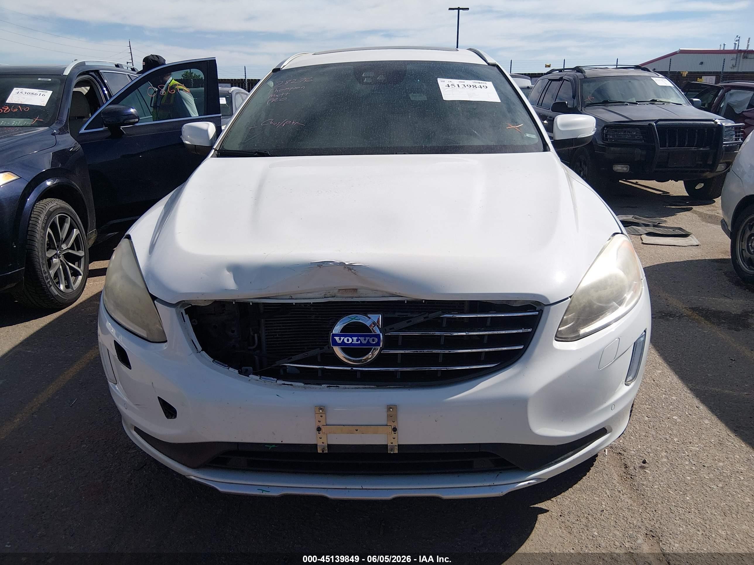 2015 Volvo Xc60 T5 Platinum White vin: YV440MDM3F2706198