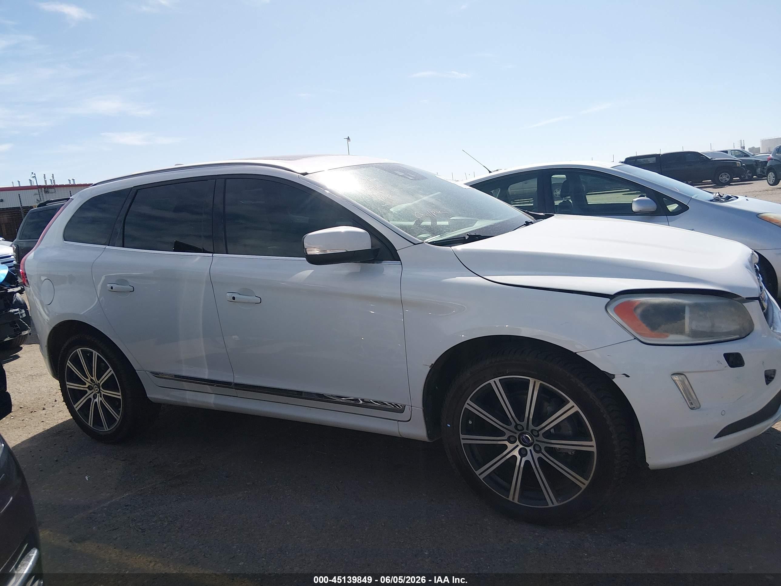 2015 Volvo Xc60 T5 Platinum White vin: YV440MDM3F2706198