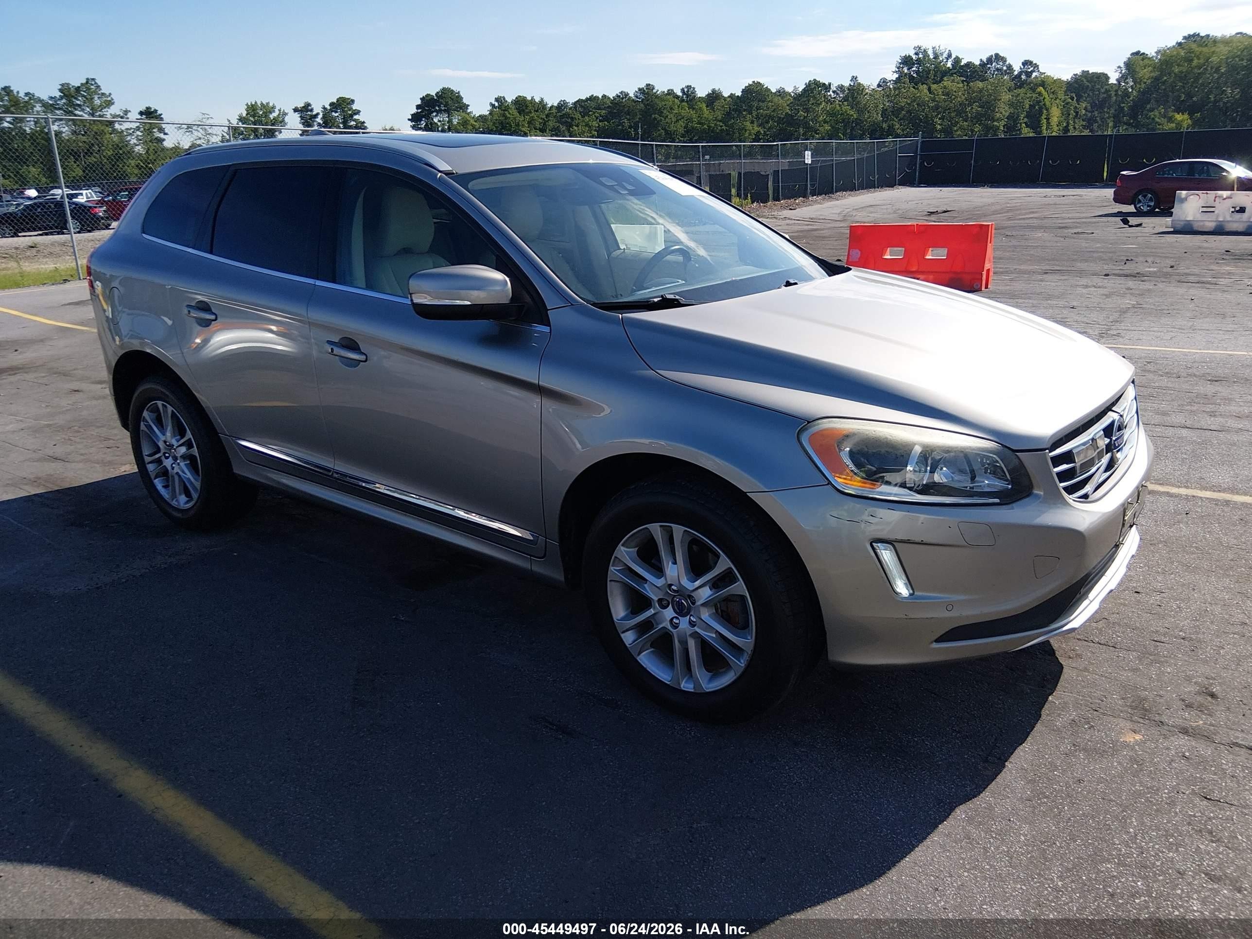 2015 Volvo Xc60 T5 Platinum Бежевый vin: YV440MDM6F2721083