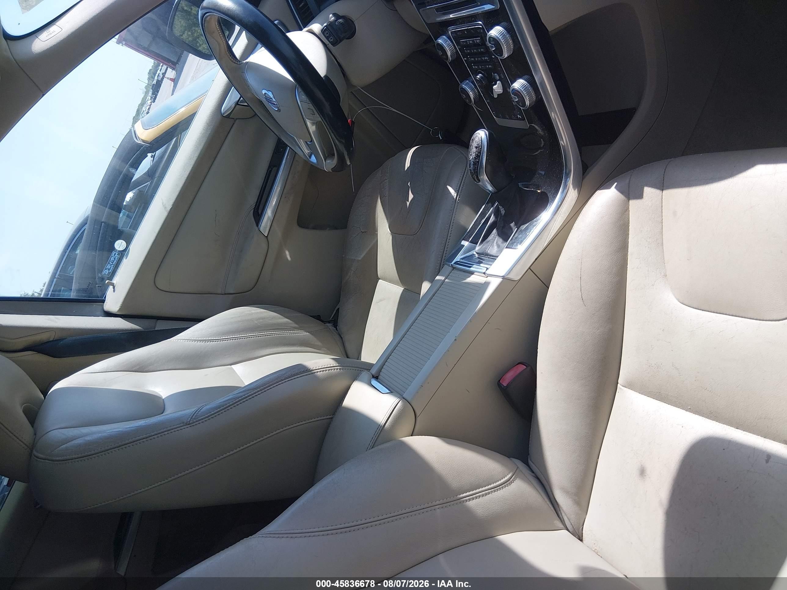 2015 Volvo Xc60 T5 Platinum Gray vin: YV440MDMXF2677332