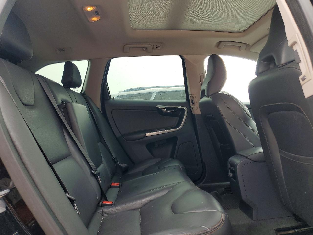 2017 Volvo Xc60 T5 Dynamic Black vin: YV440MDR8H2081666