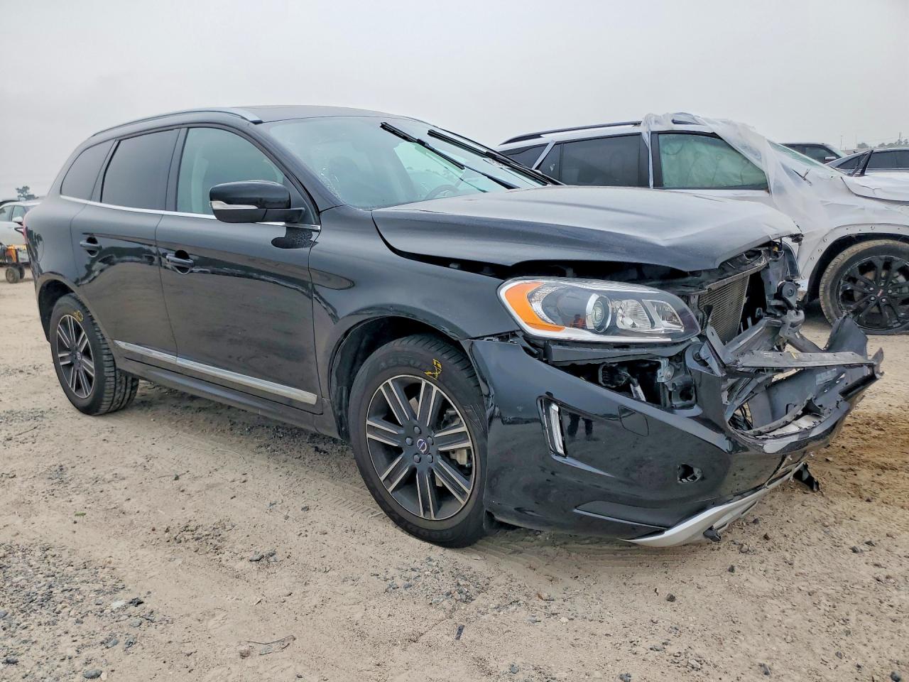 2017 Volvo Xc60 T5 Dynamic Black vin: YV440MDR8H2081666