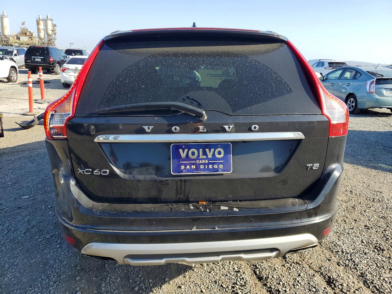 2017 Volvo Xc60 T5 Dynamic Black vin: YV440MDR8H2223255