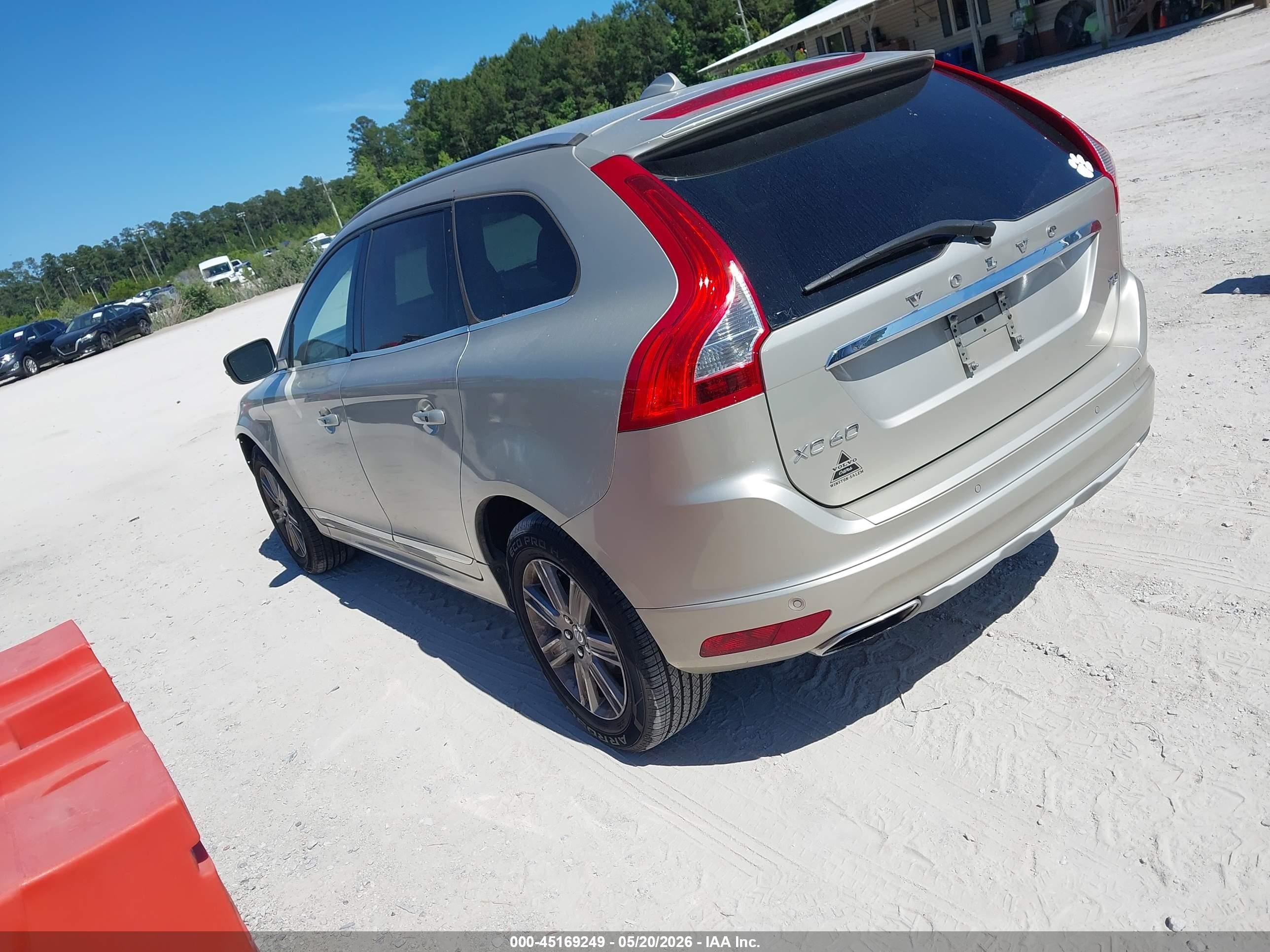 2017 Volvo Xc60 T5 Inscription Gold vin: YV440MDU9H2159022