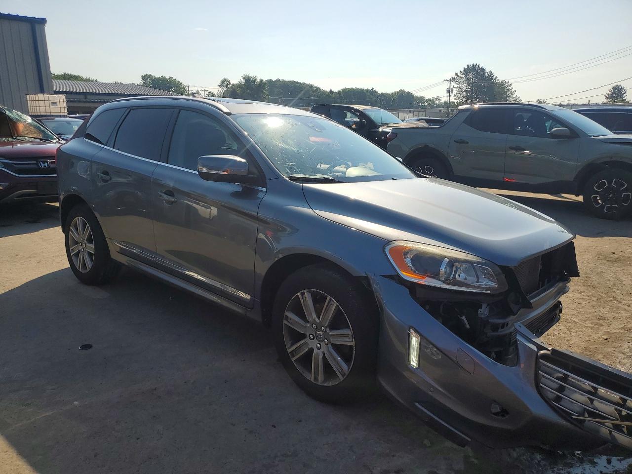 2017 Volvo Xc60 T5 Inscription Угольный vin: YV440MRU8H2028365