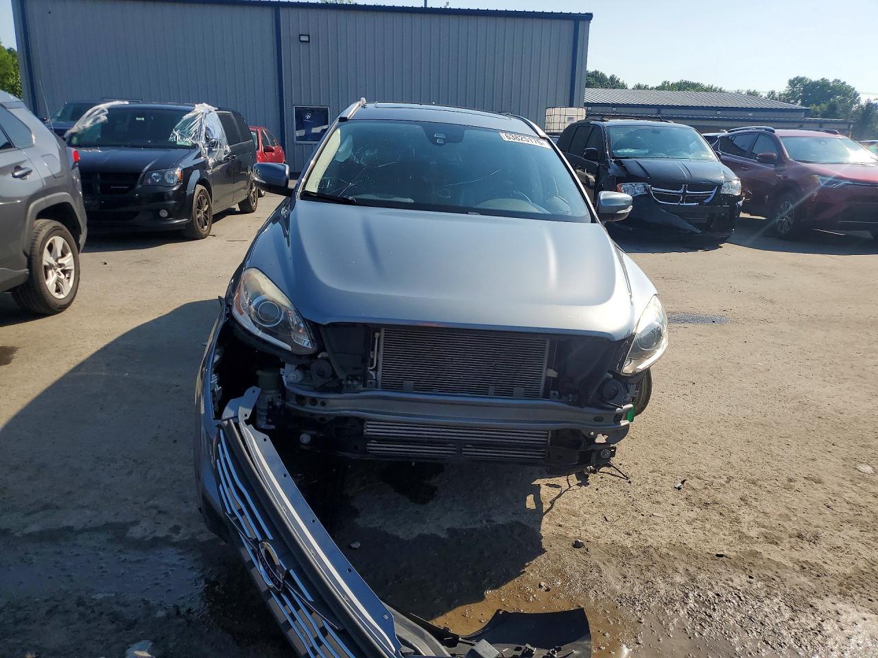 2017 Volvo Xc60 T5 Inscription Угольный vin: YV440MRU8H2028365