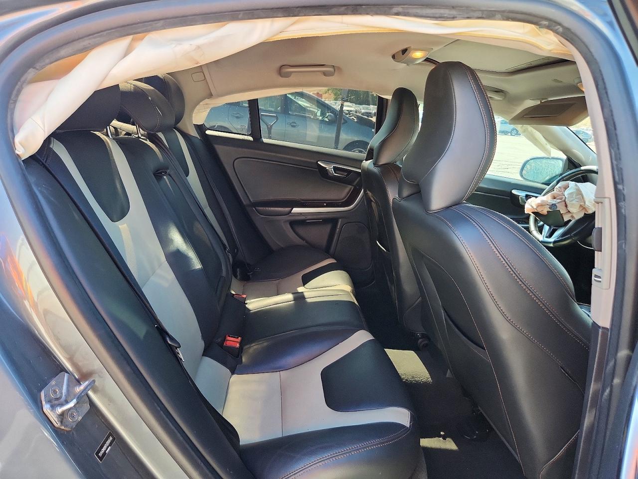 2017 Volvo S60 Cross Country T5 Серый vin: YV440MUM7H2004548