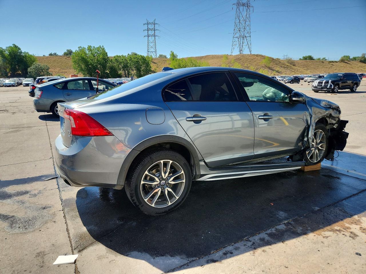 2017 Volvo S60 Cross Country T5 Серый vin: YV440MUM7H2004548