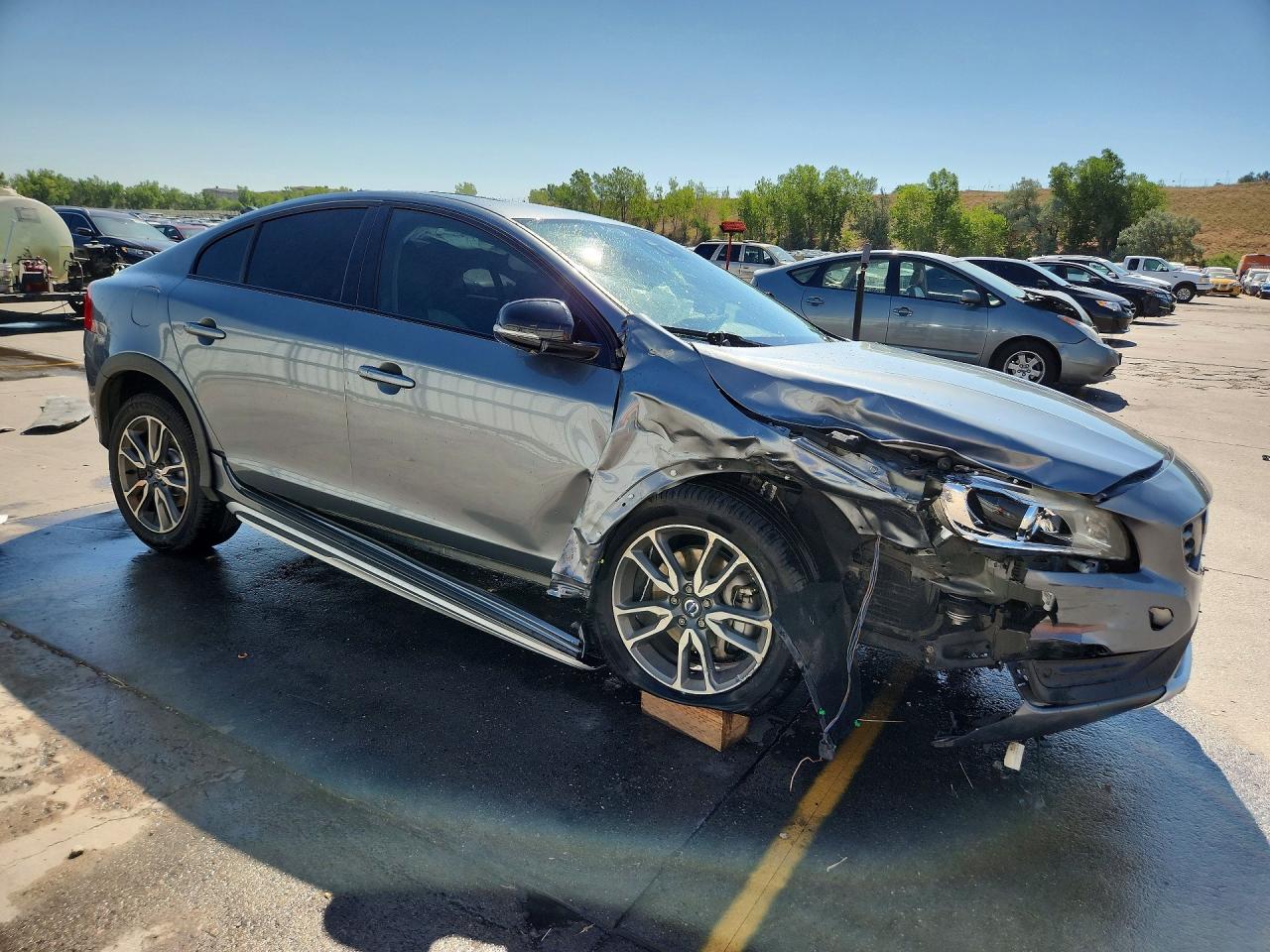 2017 Volvo S60 Cross Country T5 Gray vin: YV440MUM7H2004548