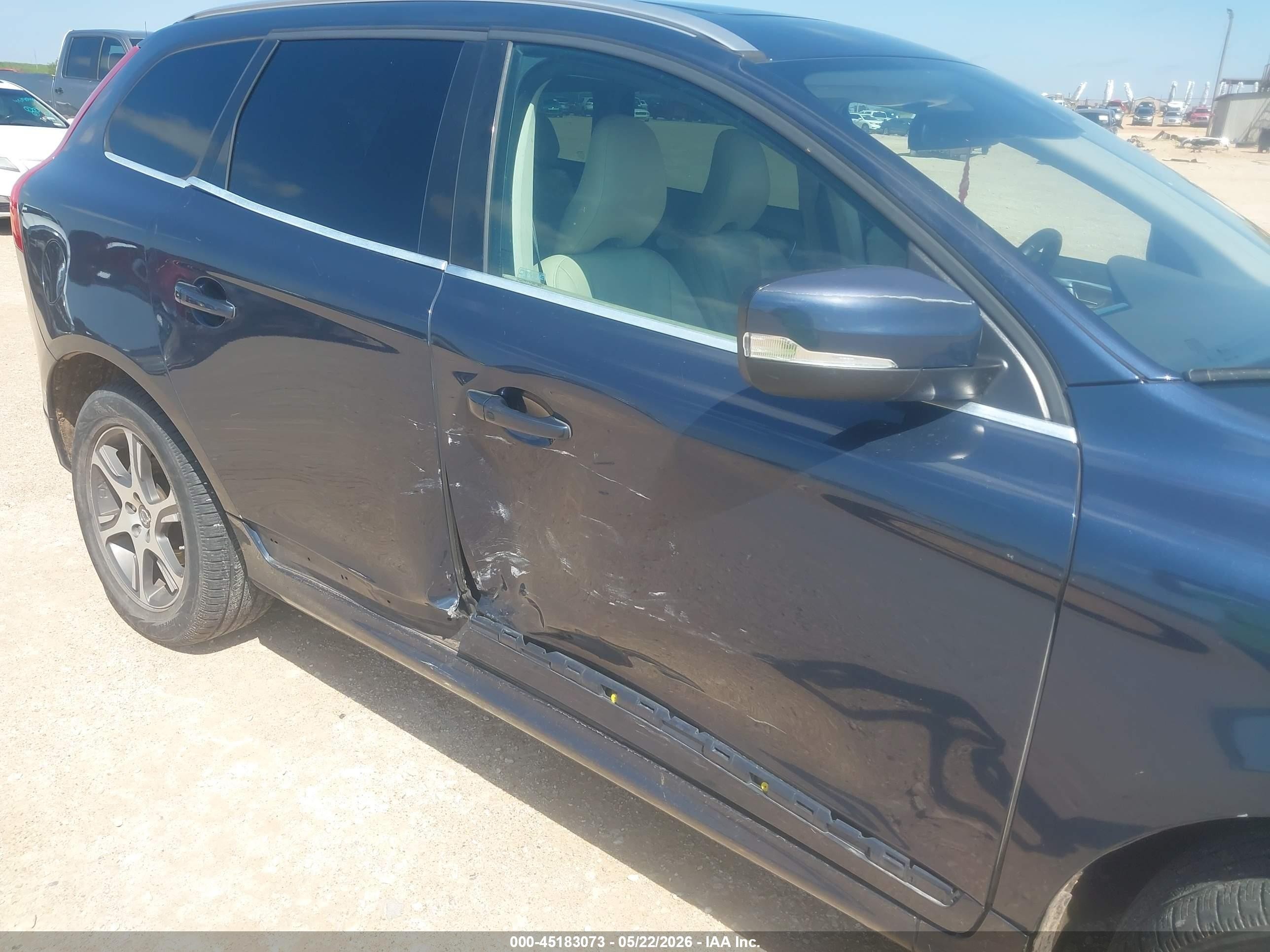 2015 Volvo Xc60 T6 Premier Plus Blue vin: YV449MDC9F2625350