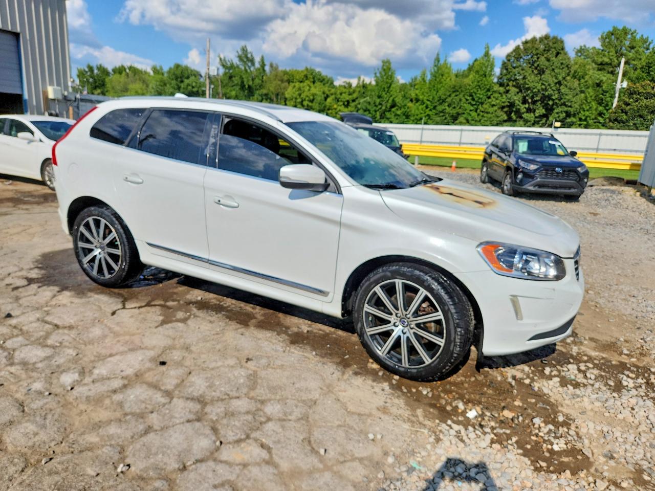 2015 Volvo Xc60 T6 Platinum White vin: YV449MDD0F2562969