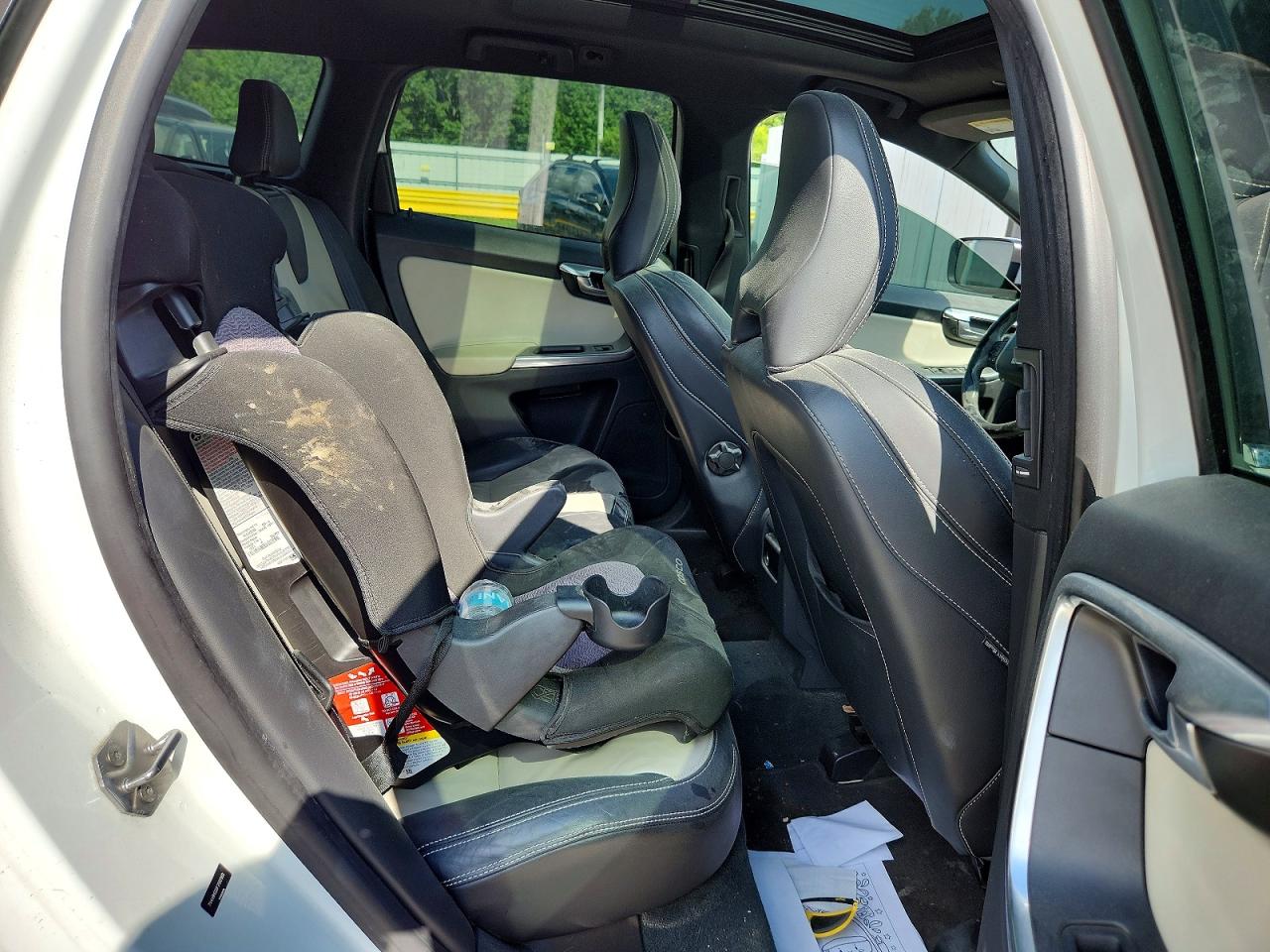 2015 Volvo Xc60 T6 Platinum White vin: YV449MDD0F2562969