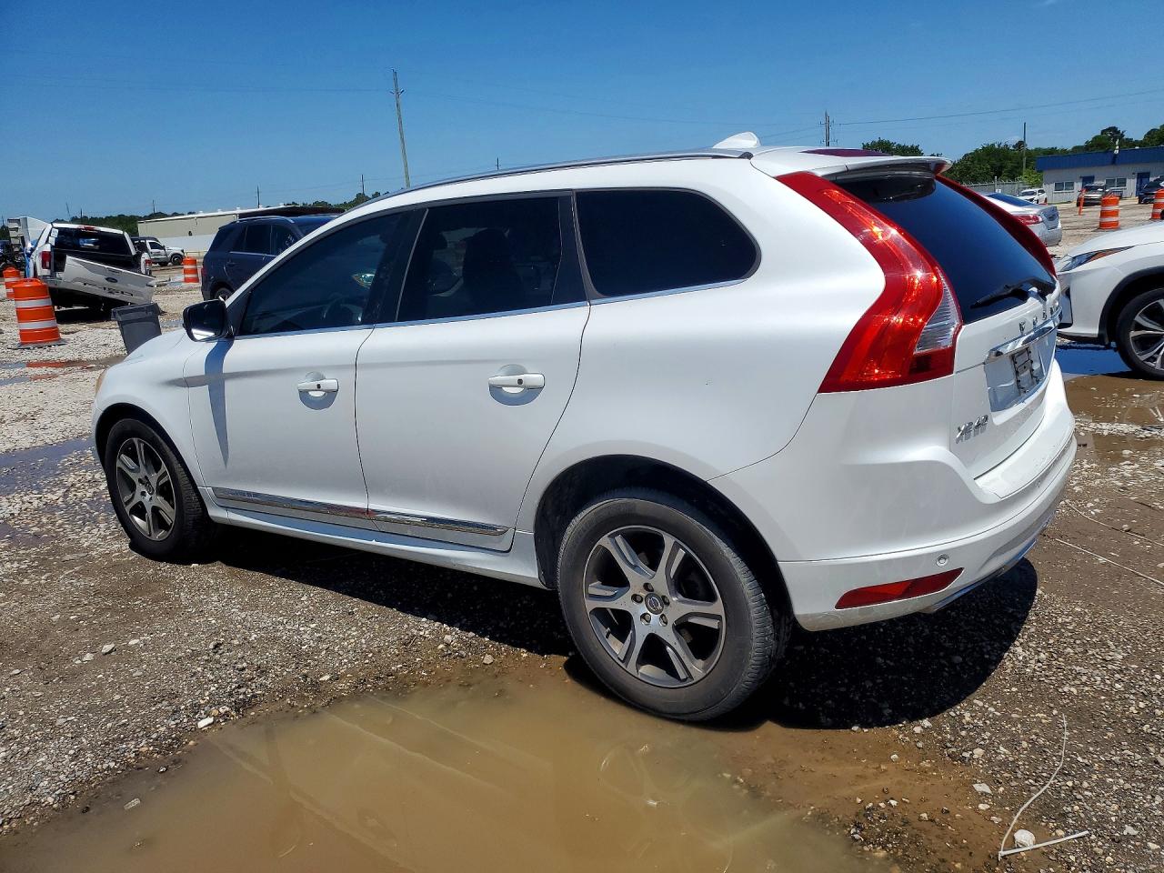 2015 Volvo Xc60 T6 Platinum White vin: YV449MDD5F2623233