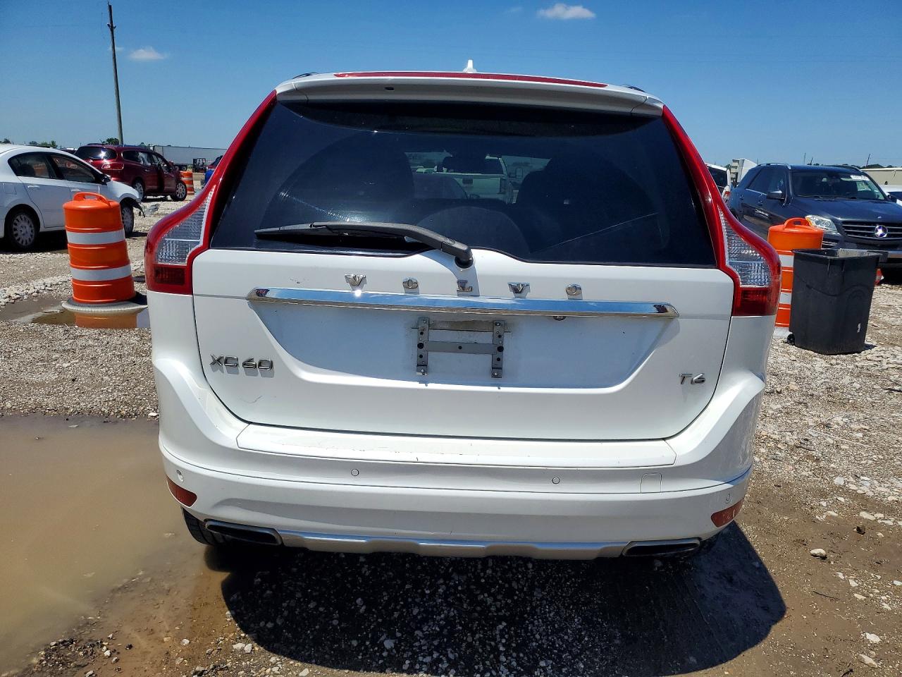 2015 Volvo Xc60 T6 Platinum White vin: YV449MDD5F2623233