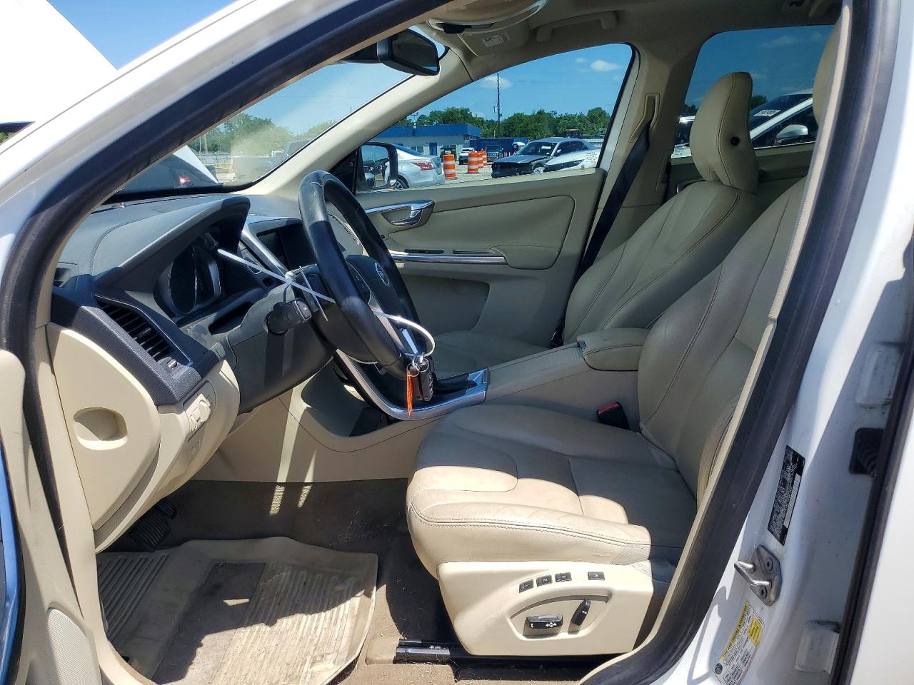 2015 Volvo Xc60 T6 Platinum White vin: YV449MDD5F2623233