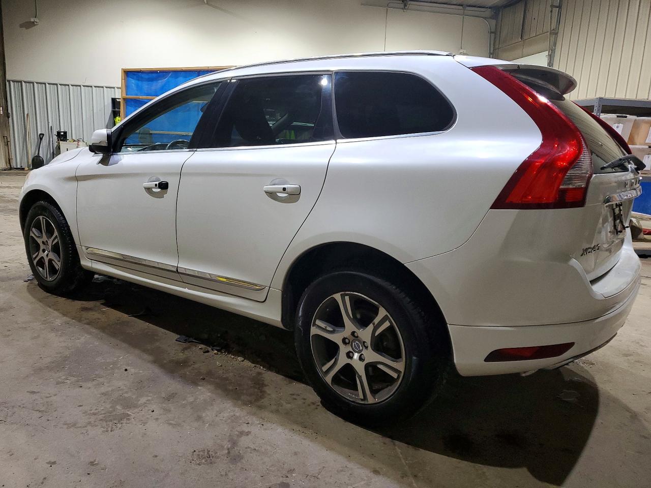 2015 Volvo Xc60 T6 Platinum Белый vin: YV449MDD6F2616517