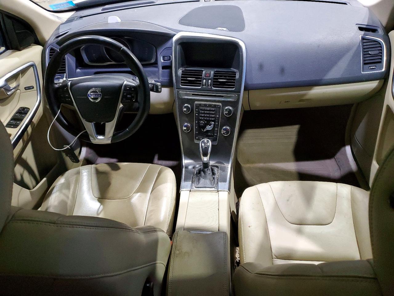 2015 Volvo Xc60 T6 Platinum Белый vin: YV449MDD6F2616517