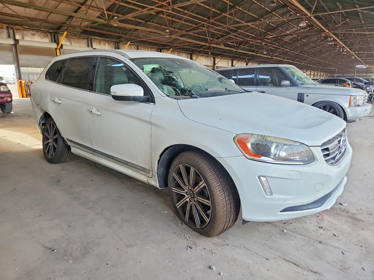 2015 Volvo Xc60 T6 Platinum White vin: YV449MDD8F2562895