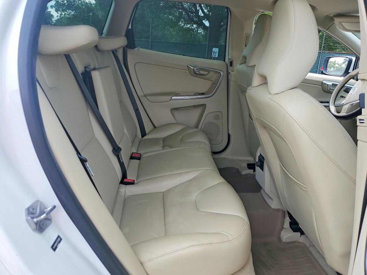 2015 Volvo Xc60 T6 Premier White vin: YV449MDK0F2709161