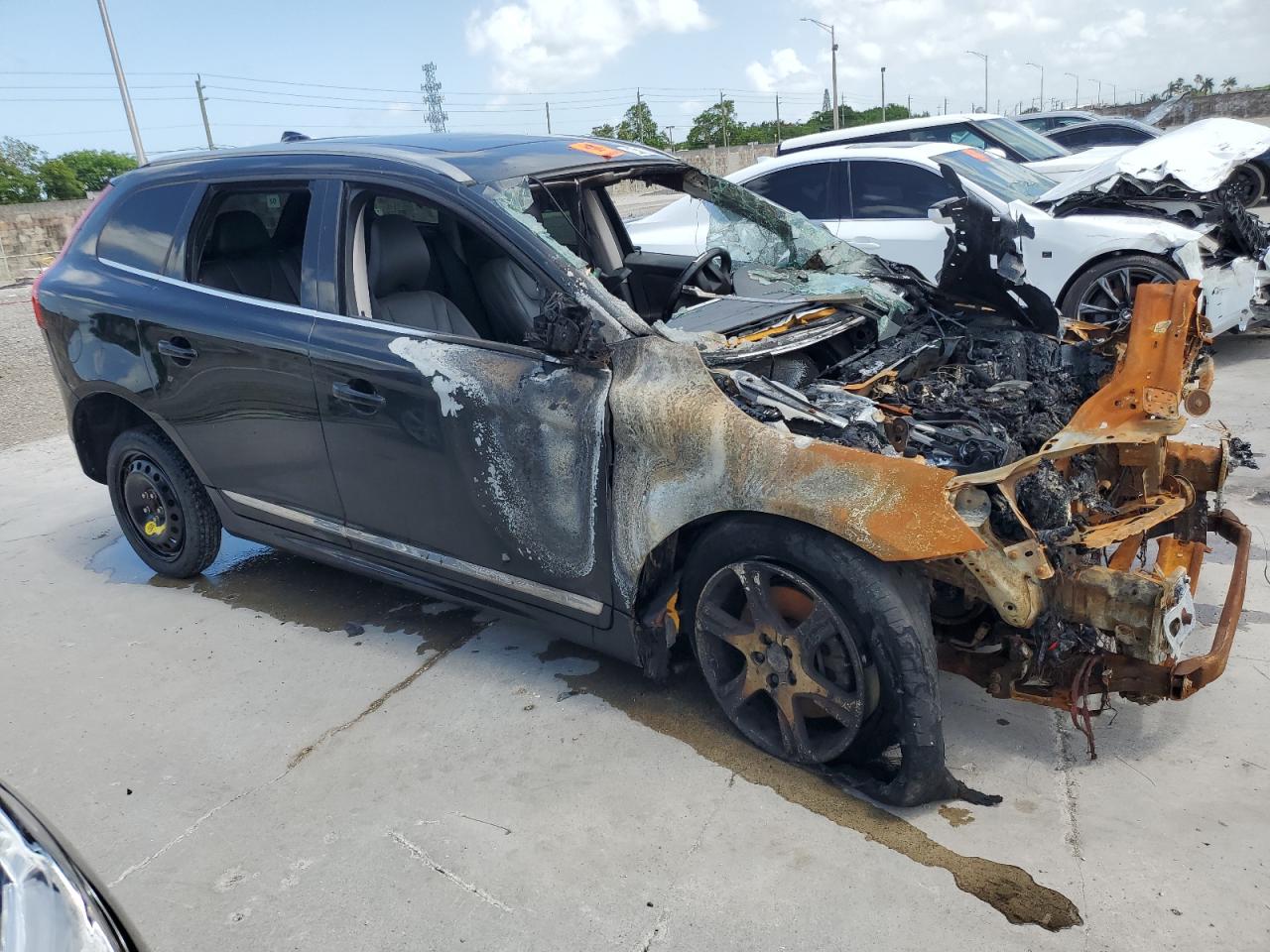2015 Volvo Xc60 T6 Premier Black vin: YV449MDK7F2637102 Damage: Right Head Lamp, Broken, Replacement Required
