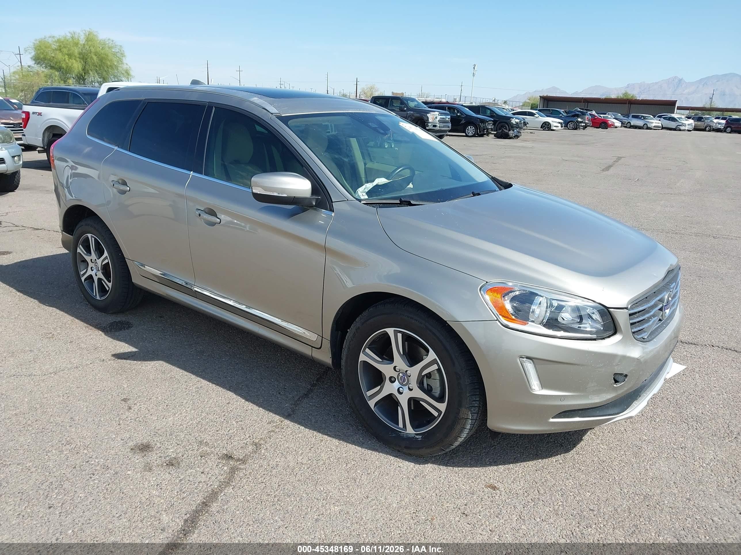 2015 Volvo Xc60 T6 Gold vin: YV449MDKXF2737470