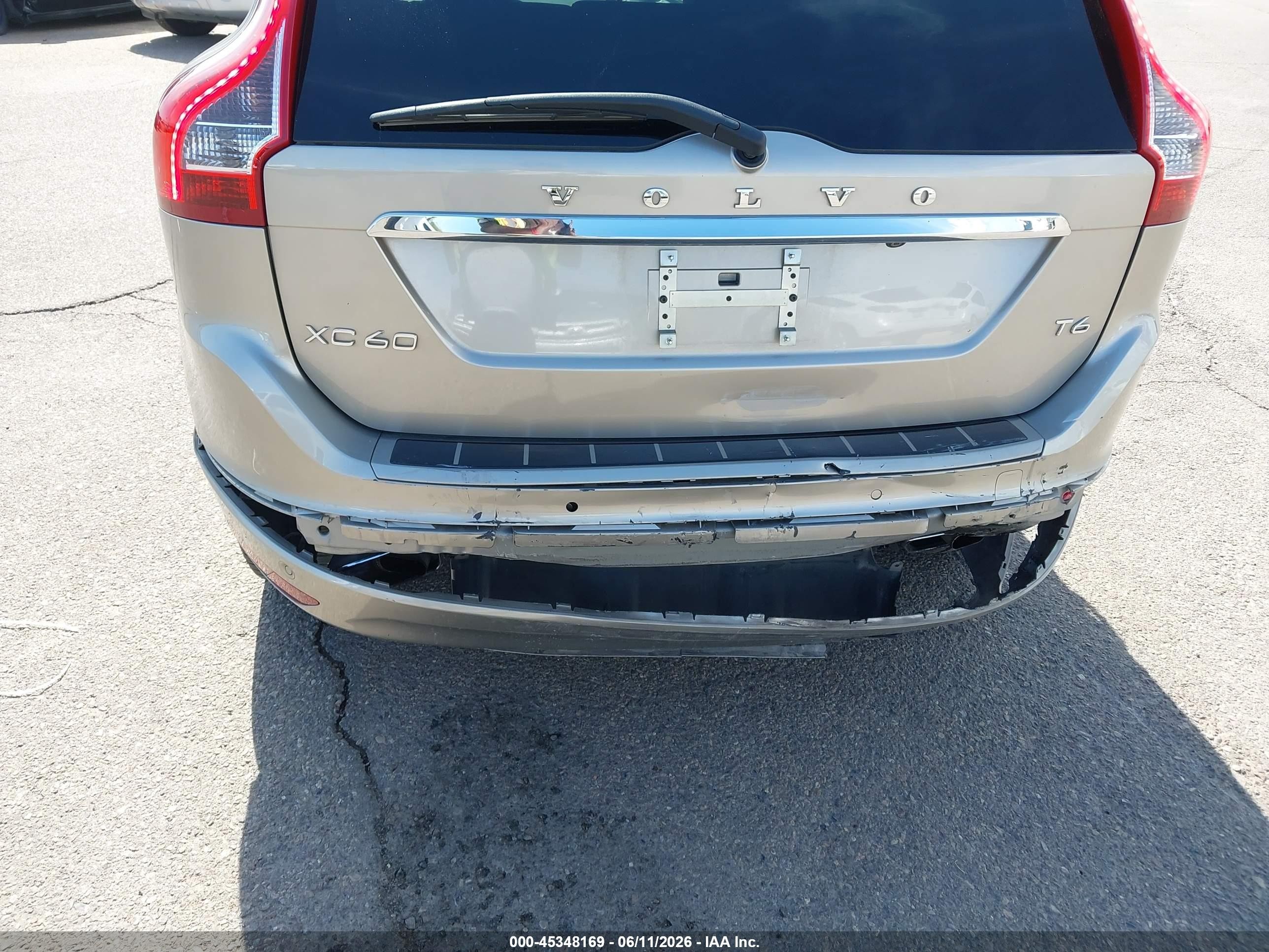 2015 Volvo Xc60 T6 Gold vin: YV449MDKXF2737470
