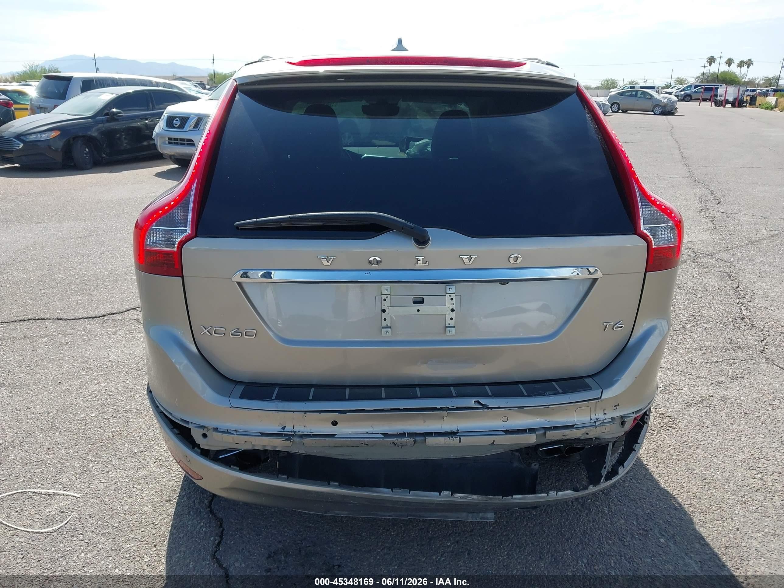 2015 Volvo Xc60 T6 Gold vin: YV449MDKXF2737470