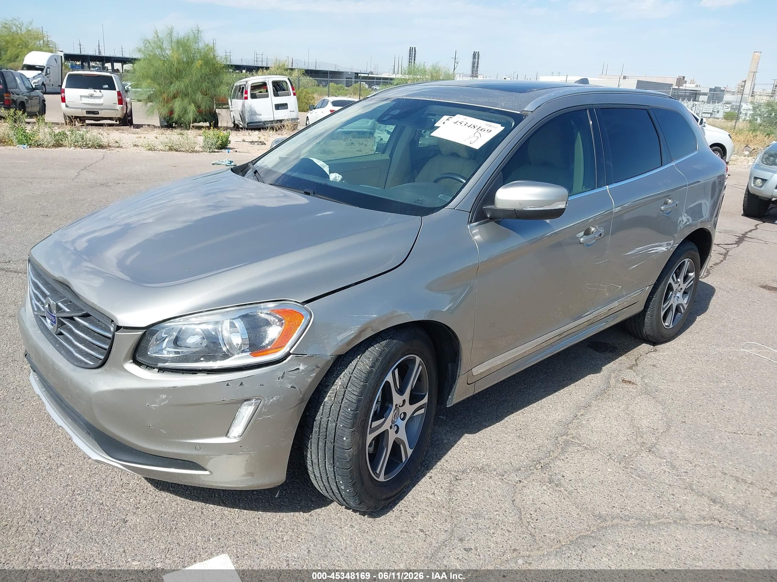 2015 Volvo Xc60 T6 Gold vin: YV449MDKXF2737470