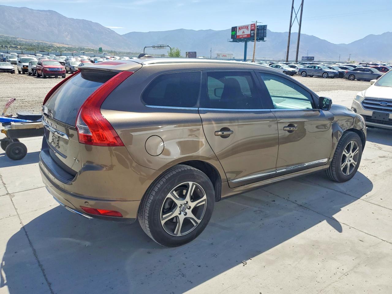 2015 Volvo Xc60 Коричневый vin: YV449MDM0F2670881