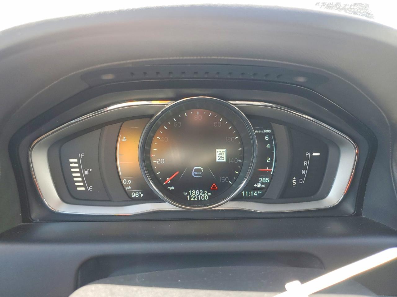 2015 Volvo Xc60 Коричневый vin: YV449MDM0F2670881