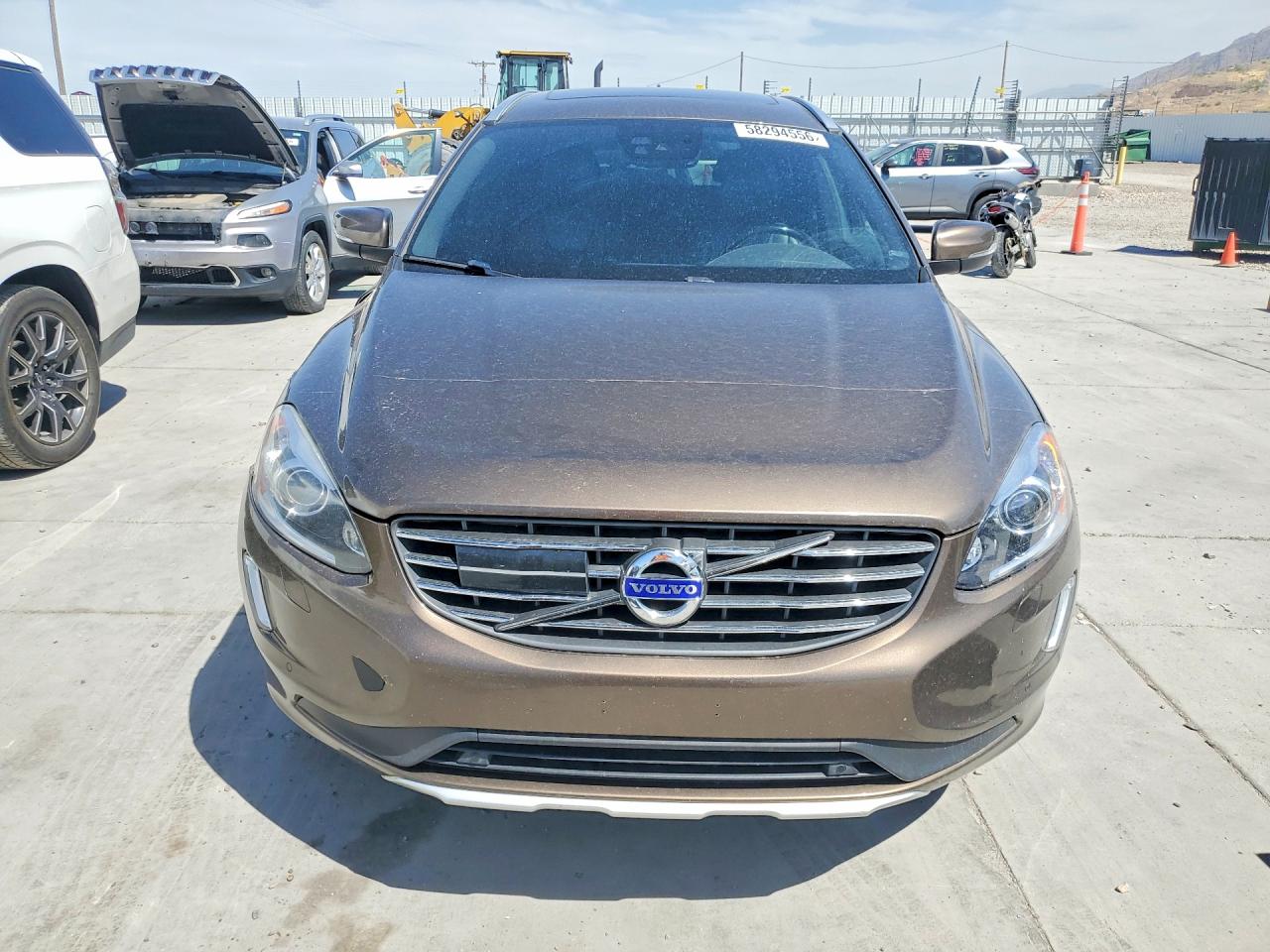 2015 Volvo Xc60 Коричневый vin: YV449MDM0F2670881