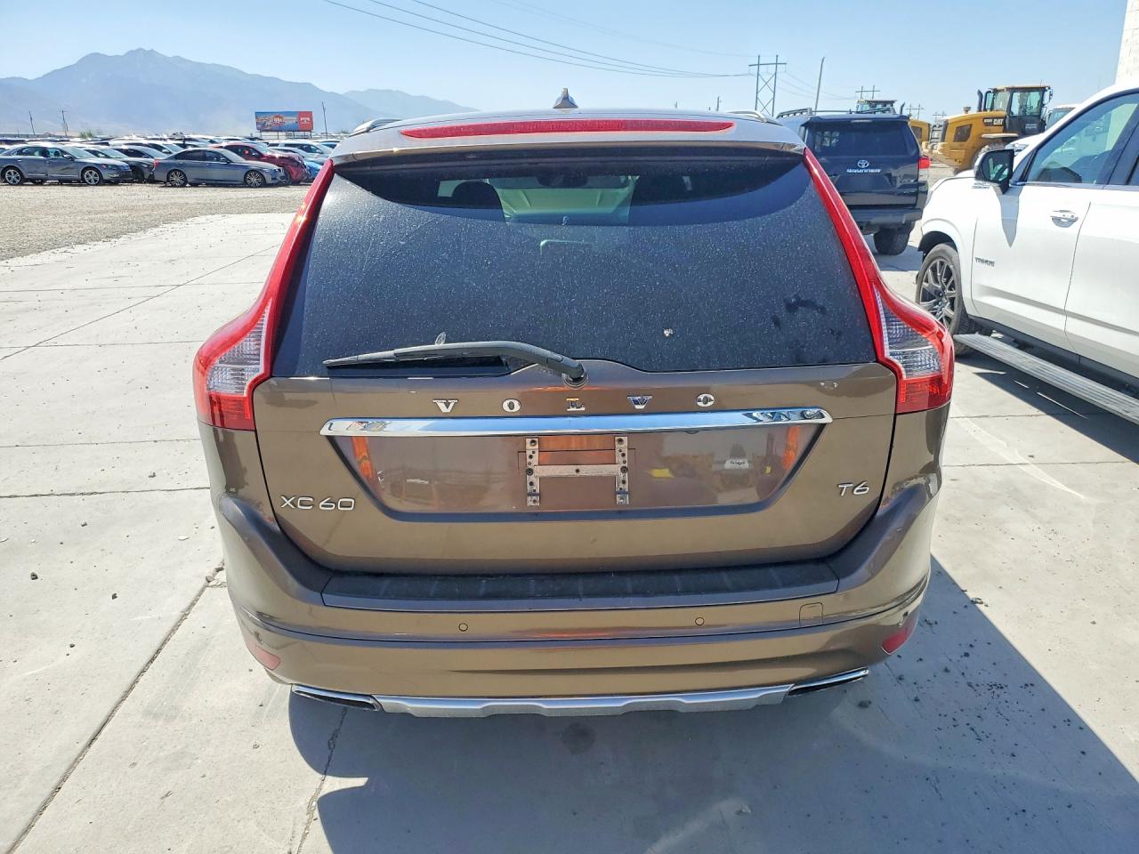 2015 Volvo Xc60 Коричневый vin: YV449MDM0F2670881