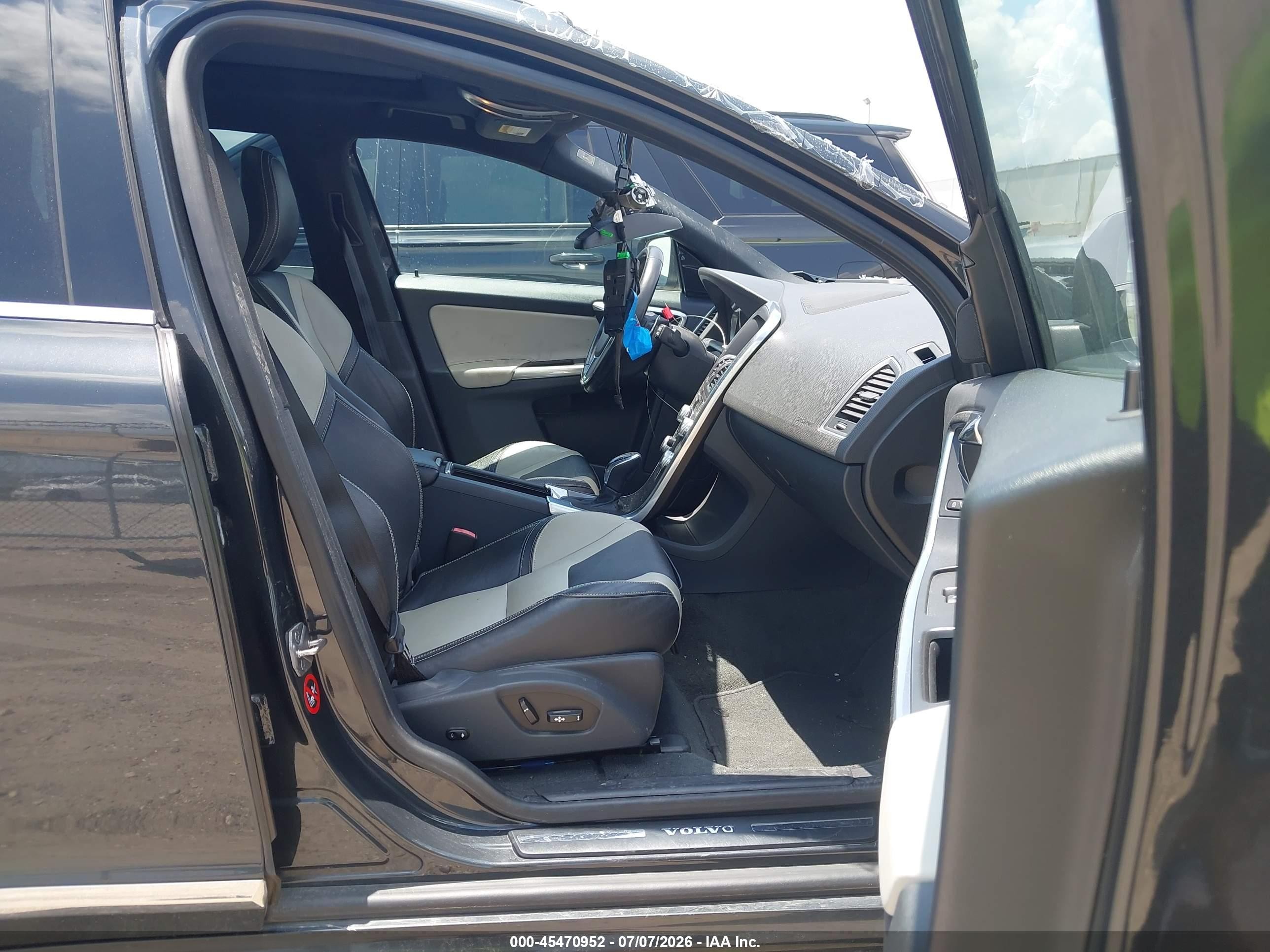 2015 Volvo Xc60 T6 Platinum Gray vin: YV449MDM0F2758989