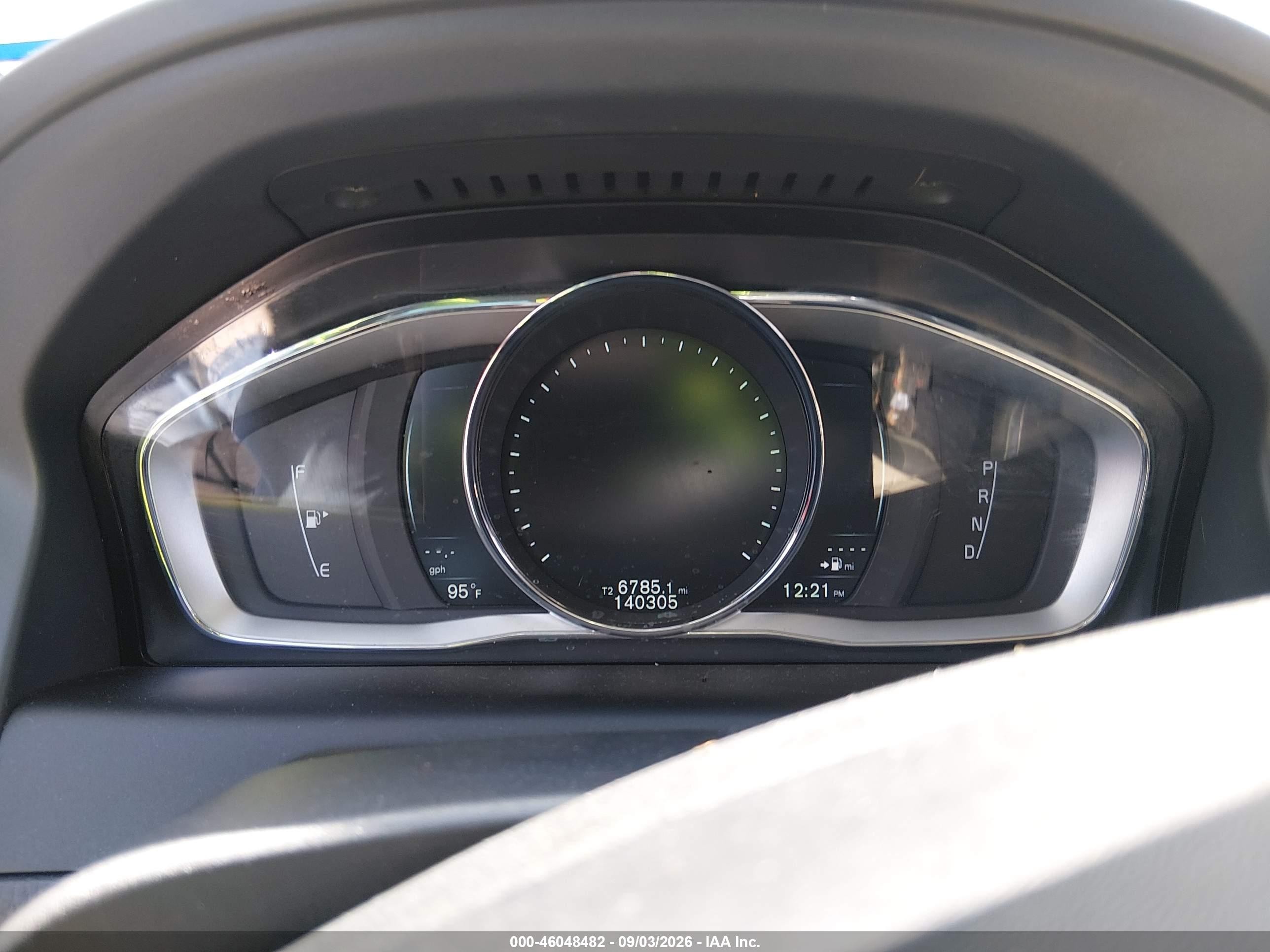 2016 Volvo Xc60 T6 Drive-e Platinum Cream vin: YV449MDM4G2850964