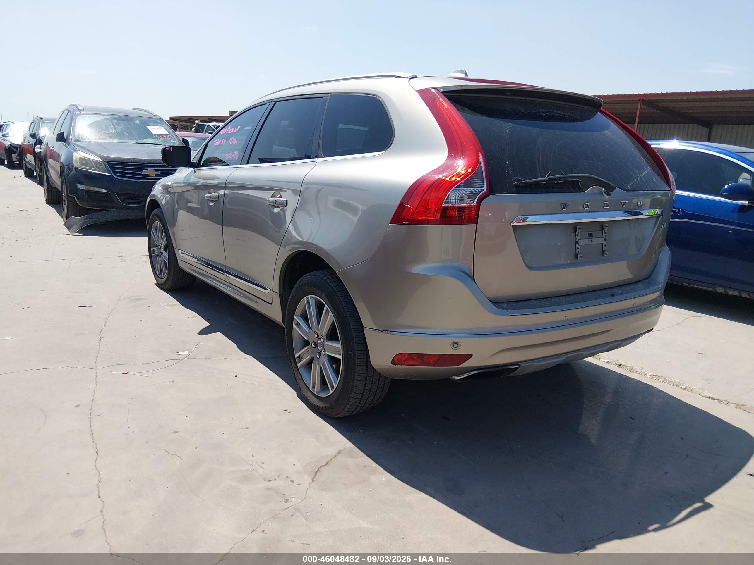 2016 Volvo Xc60 T6 Drive-e Platinum Cream vin: YV449MDM4G2850964
