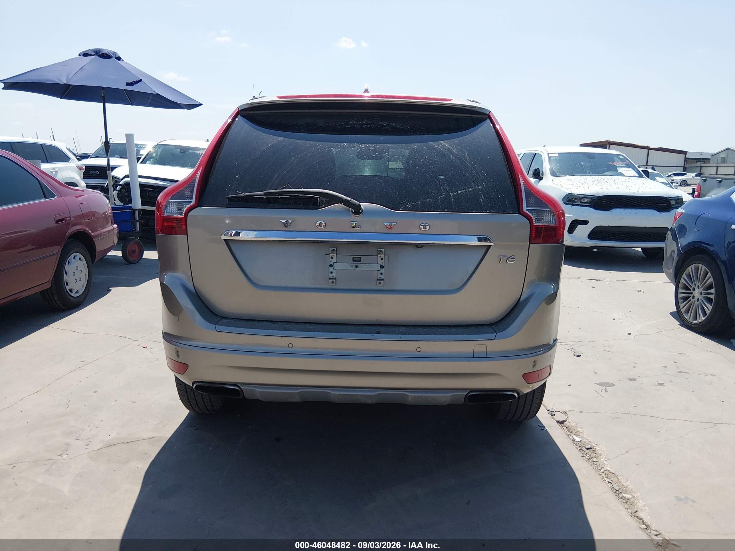 2016 Volvo Xc60 T6 Drive-e Platinum Cream vin: YV449MDM4G2850964