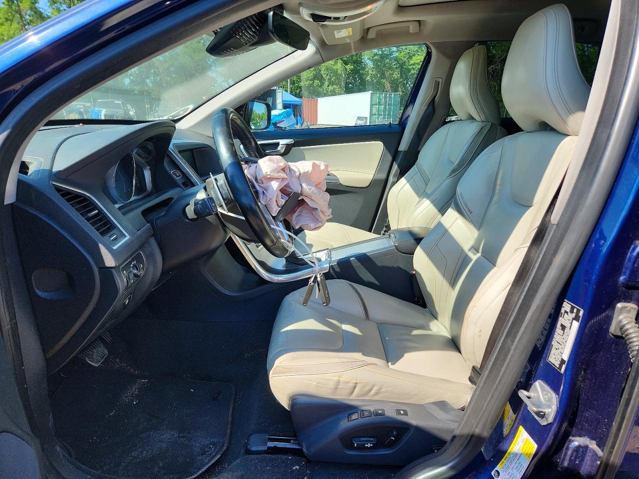 2015 Volvo Xc60 T6 Platinum Blue vin: YV449MDV4F2710565