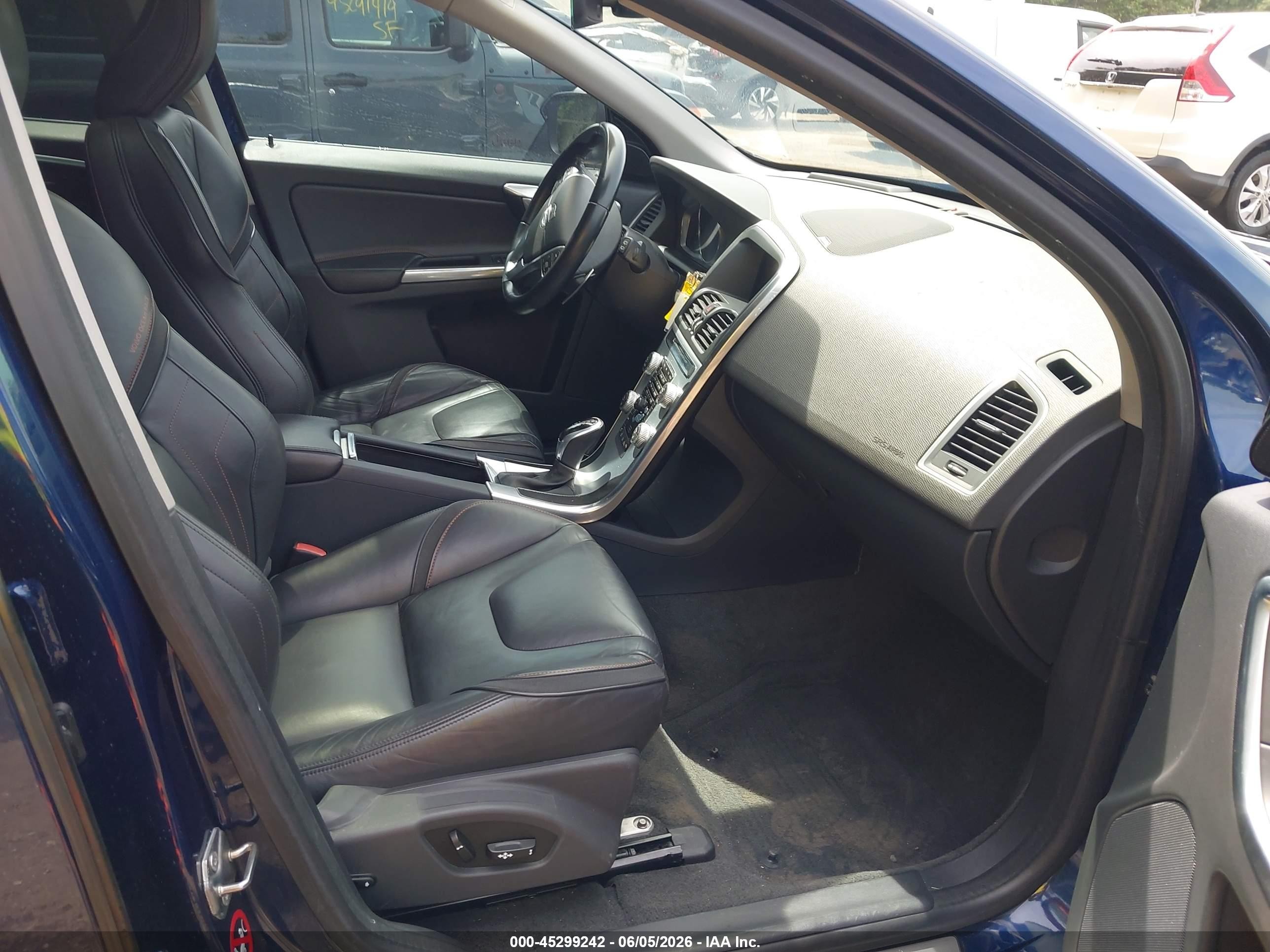 2015 Volvo Xc60 T6 Platinum Blue vin: YV449MDV9F2719861