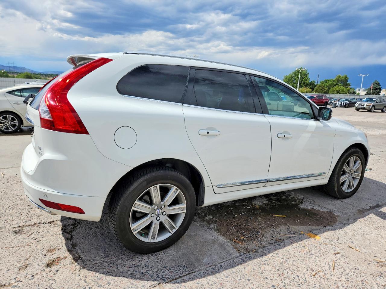 2016 Volvo Xc60 T6 Premier White vin: YV449MRK1G2888952