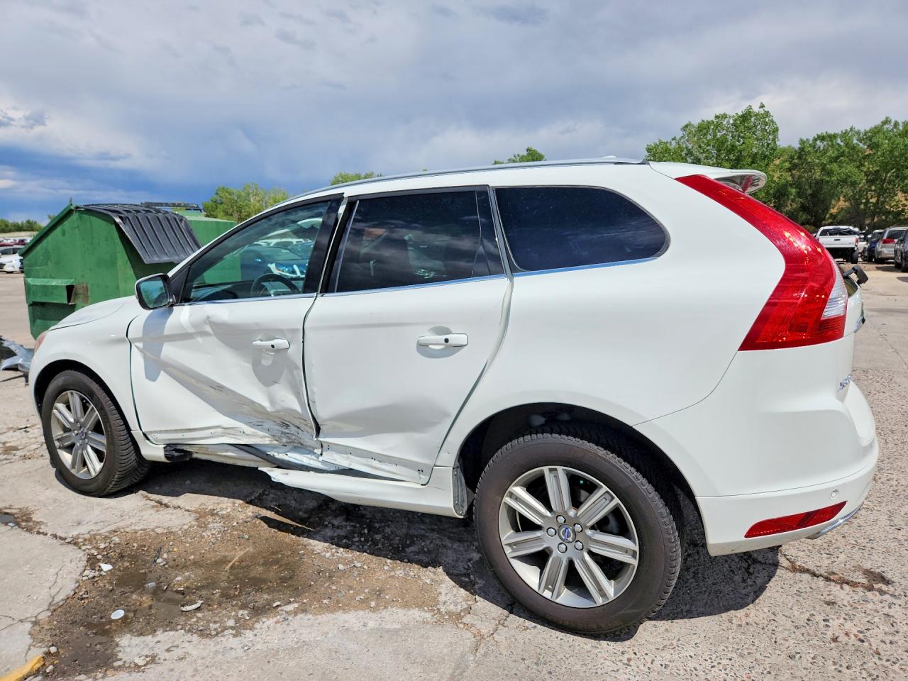 2016 Volvo Xc60 T6 Premier White vin: YV449MRK1G2888952