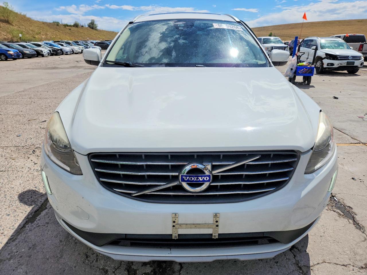 2016 Volvo Xc60 T6 Premier White vin: YV449MRK1G2888952