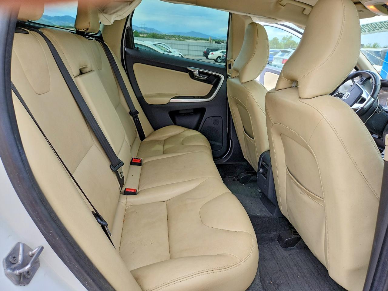 2016 Volvo Xc60 T6 Premier White vin: YV449MRK1G2888952