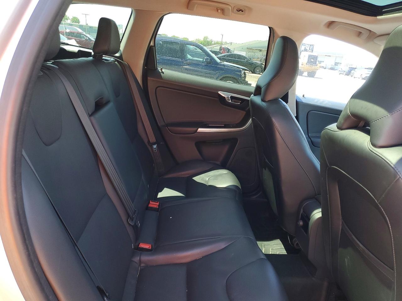 2016 Volvo Xc60 T6 Platinum Silver vin: YV449MRM3G2879204
