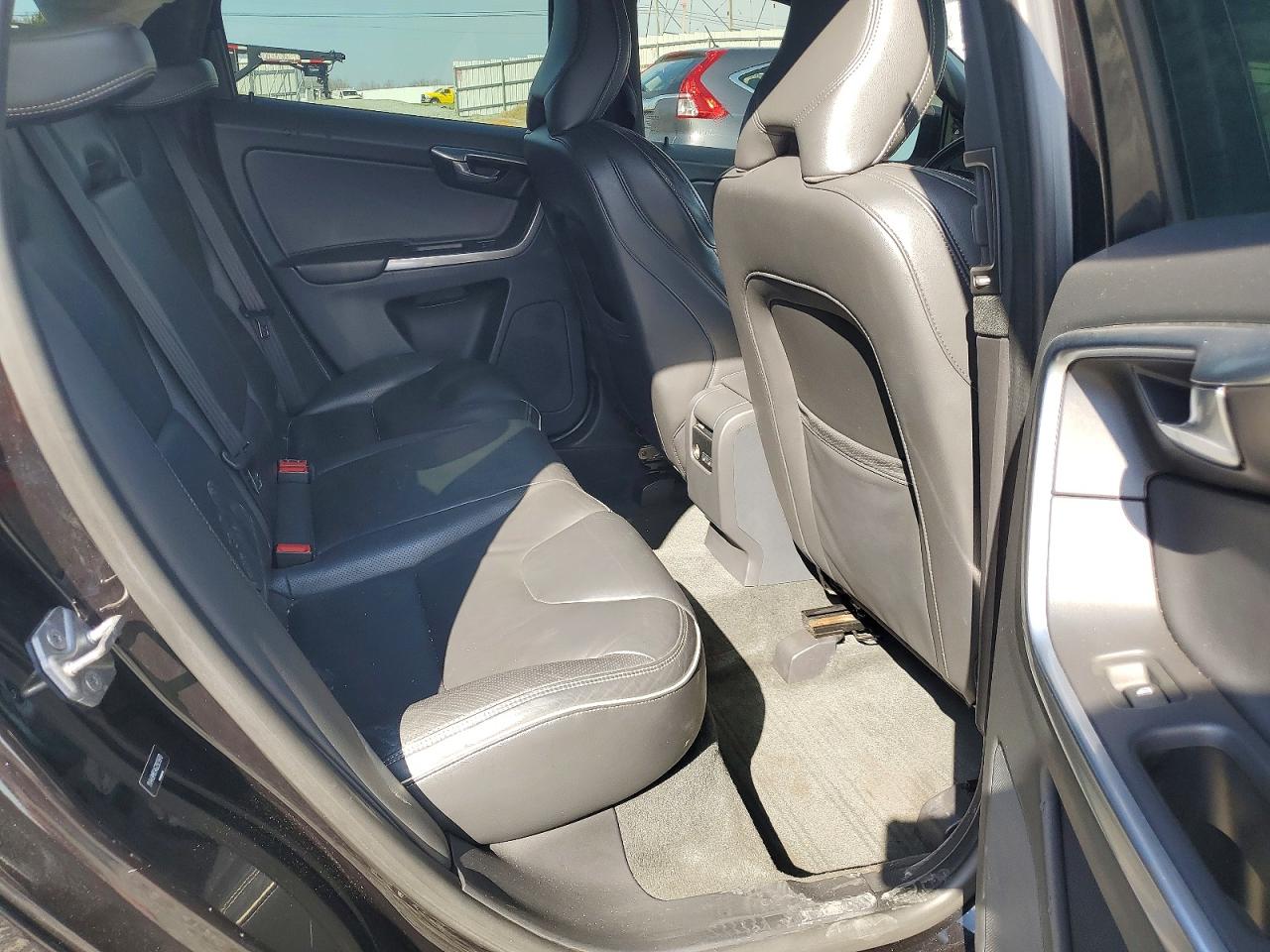 2016 Volvo Xc60 T5 Platinum Black vin: YV449MRS4G2923970