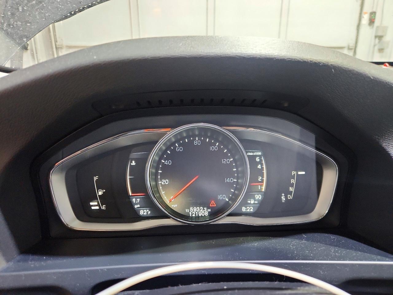 2015 Volvo V60 Cross Country Premier Gray vin: YV4612HK4F1001516