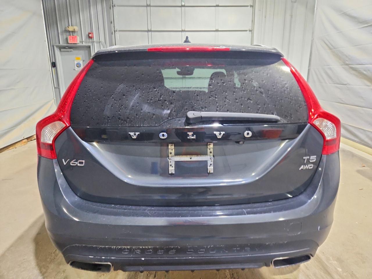 2015 Volvo V60 Cross Country Premier Gray vin: YV4612HK4F1001516