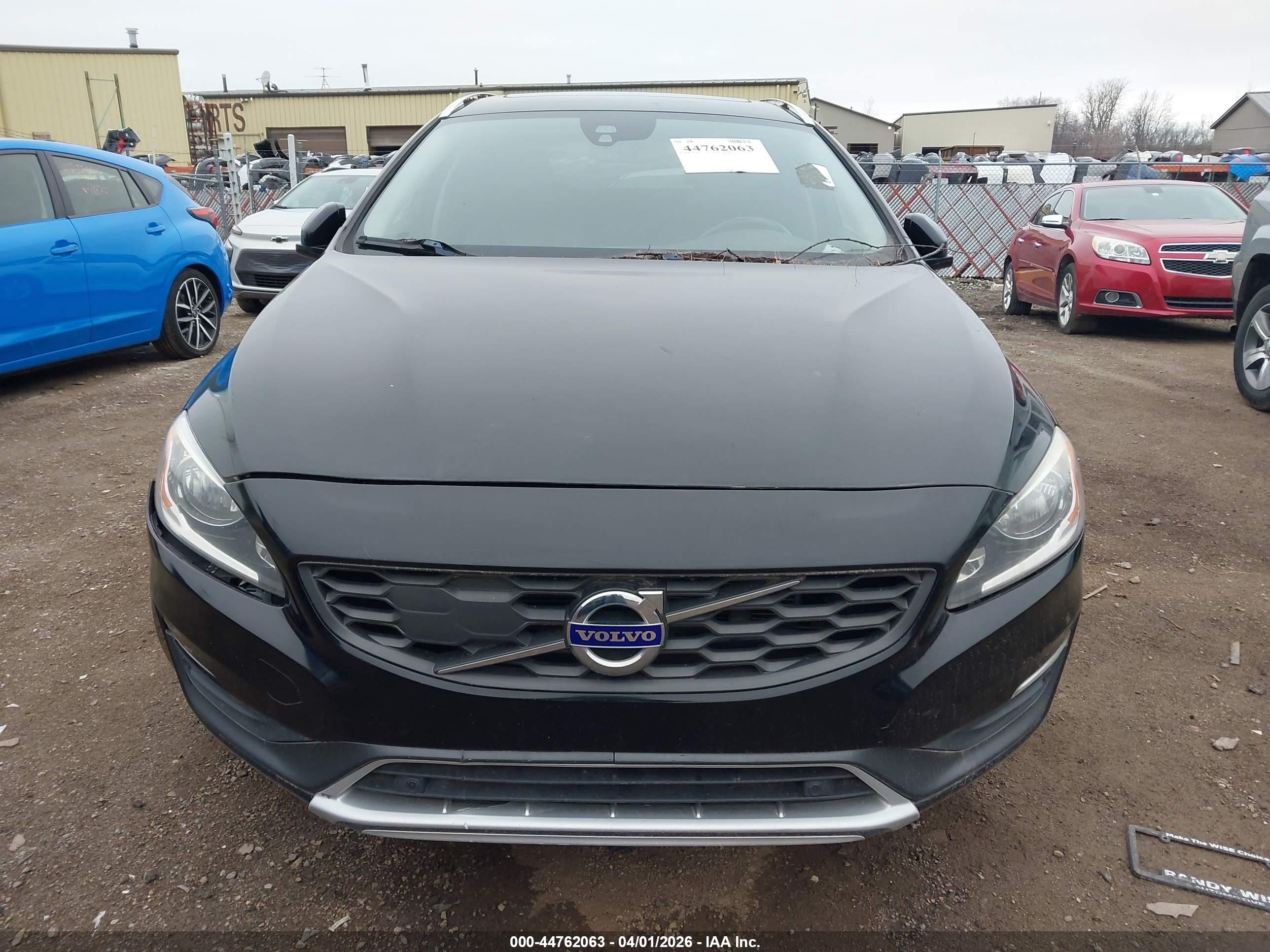 2015 Volvo V60 Cross Country T5 Black vin: YV4612HK8F1001681